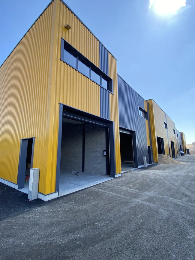 Plus de détails pour 325 Chemin Des Petits Fournels, Lunel - Local d’activités à vendre