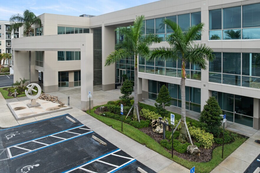 2963 Gulf To Bay Blvd, Clearwater, FL à louer - Photo de l’immeuble – Image 3 sur 15