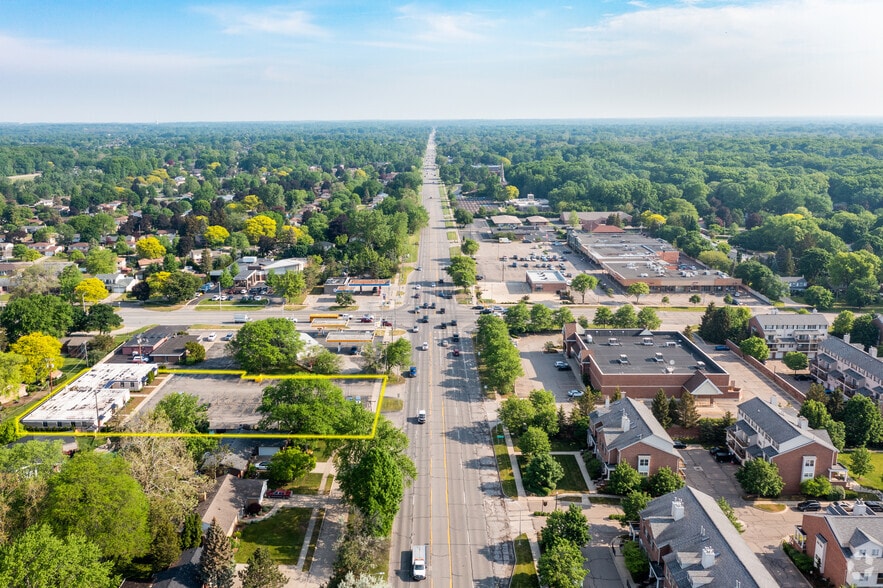 16975-16991 Farmington Rd, Livonia, MI à louer - Aérien – Image 3 sur 32