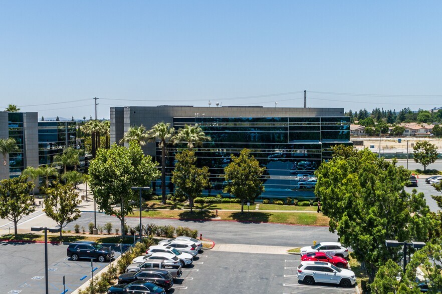 8599 Haven Ave, Rancho Cucamonga, CA à louer - Photo de l’immeuble – Image 2 sur 16