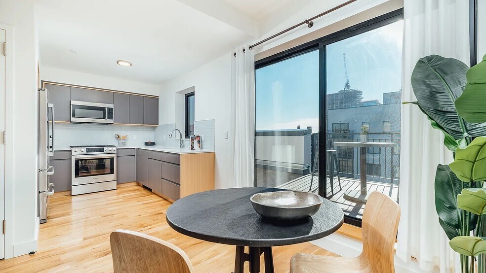 520 Parkside Ave, Brooklyn, NY à vendre - Photo de l’immeuble – Image 2 sur 28