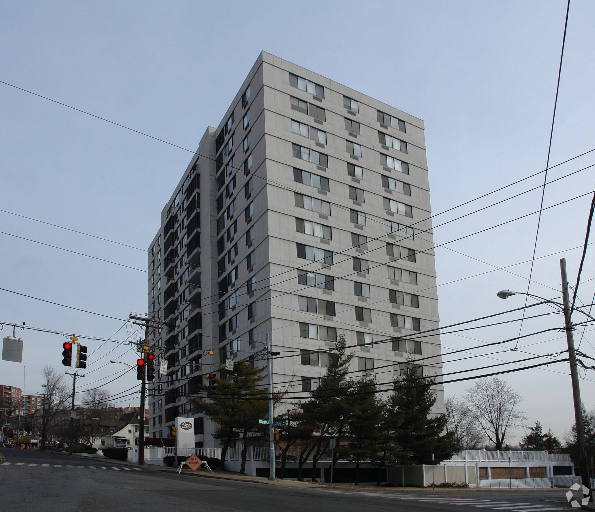 1 Strawberry Hill Ave, Stamford, CT à louer Photo principale– Image 1 sur 3
