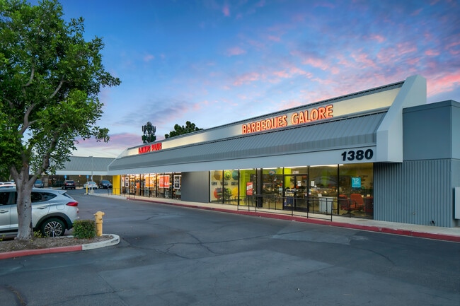 Plus de détails pour 1348-1438 W 7th St, Upland, CA - Local commercial à louer