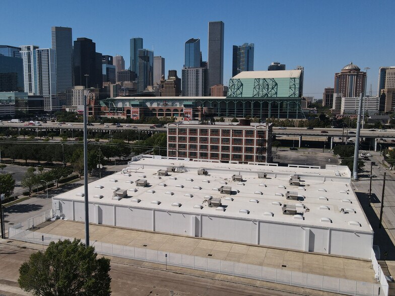 319 St Emanuel St, Houston, TX à louer - Photo de l’immeuble – Image 2 sur 30