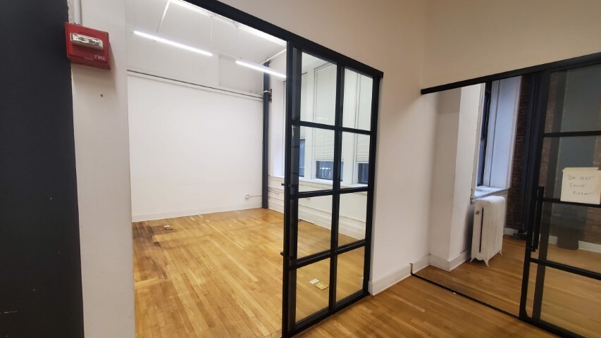 119 W 23rd St, New York, NY à louer Photo intérieure– Image 1 sur 18
