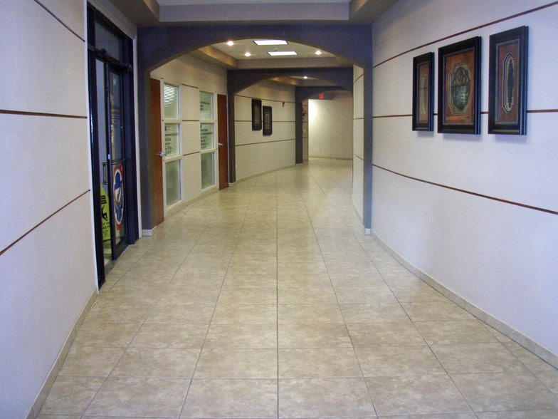 2301 S Hampton Rd, Dallas, TX à louer - Photo intérieure – Image 2 sur 2