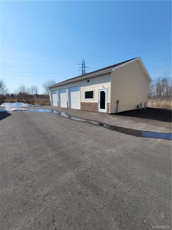 238 Lein Rd, West Seneca, NY à louer Photo de l’immeuble– Image 1 sur 7