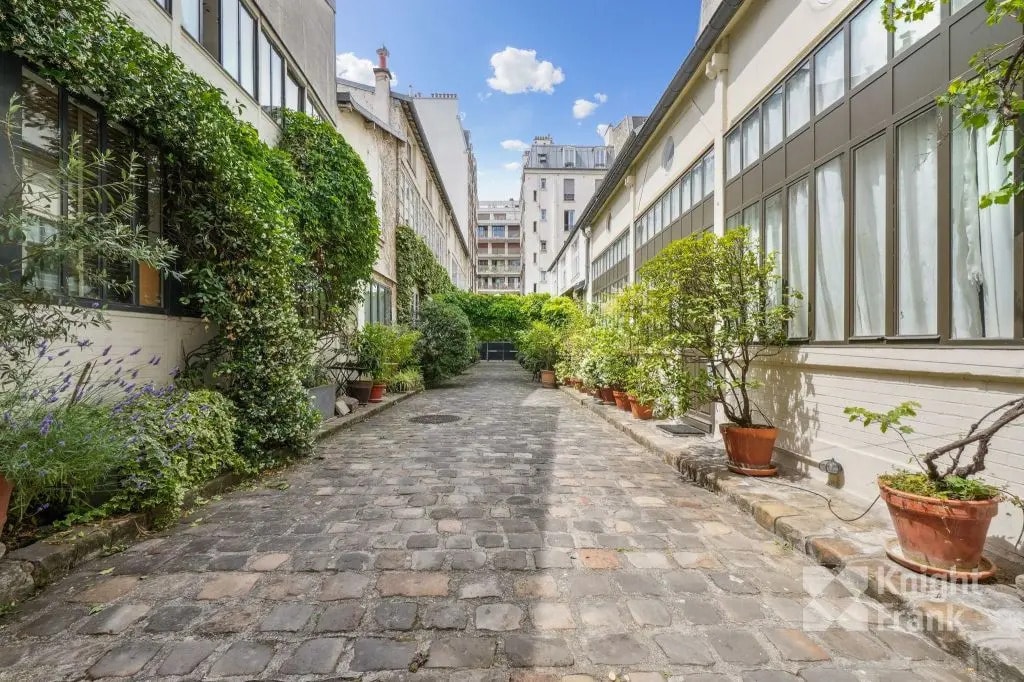 6-8 Rue Basfroi, Paris à louer Photo de l’immeuble– Image 1 sur 10