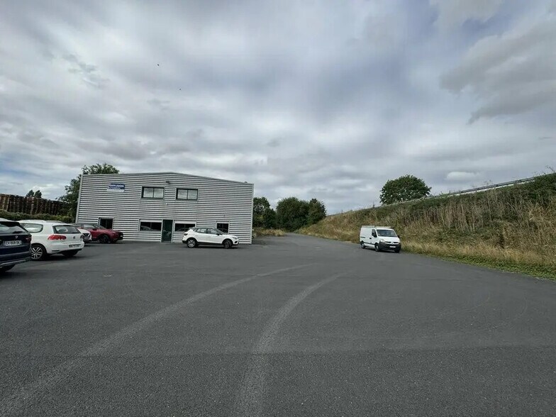 Bureau dans Carpiquet à louer - Photo de l’immeuble – Image 2 sur 7