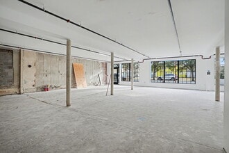 2517 Bull St, Savannah, GA à louer Photo intérieure– Image 2 sur 6