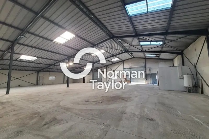 Local d’activités dans Magescq à louer Photo de l’immeuble– Image 1 sur 5