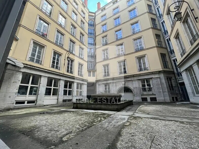 Bureau dans Lyon à louer - Photo de l’immeuble – Image 2 sur 12