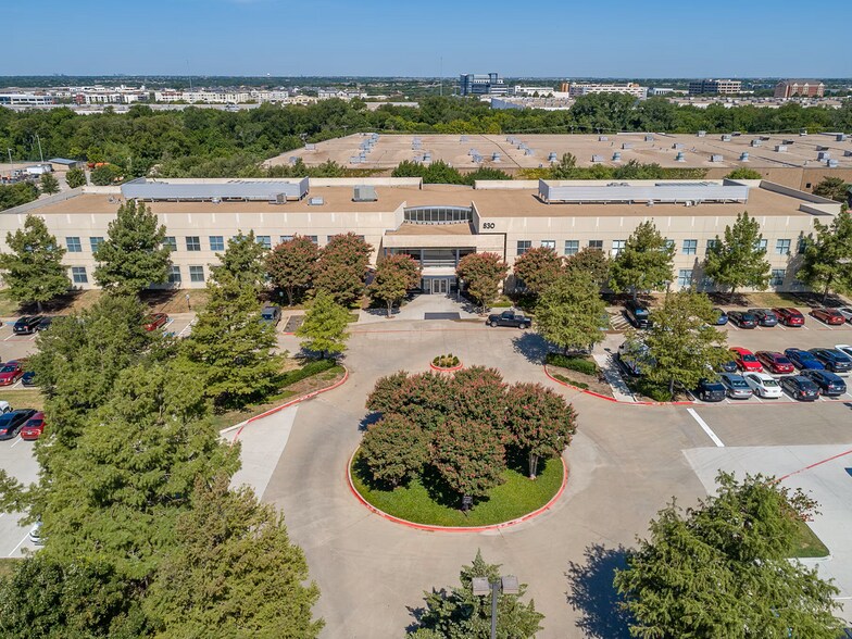 830 S Greenville Ave, Allen, TX à louer - Photo principale – Image 1 sur 23