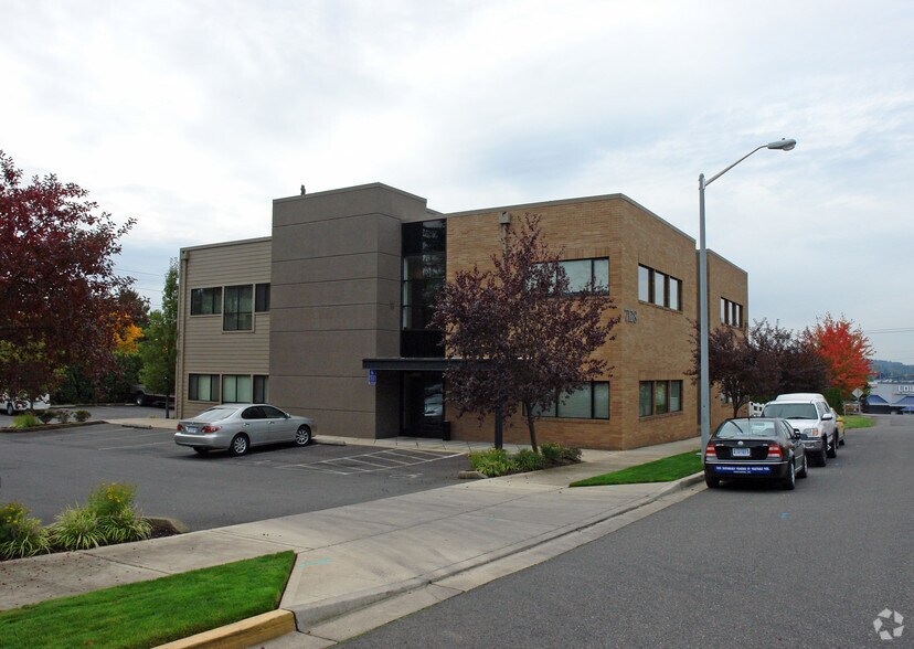 7128 SW Gonzaga St, Portland, OR à louer - Photo de l’immeuble – Image 3 sur 4
