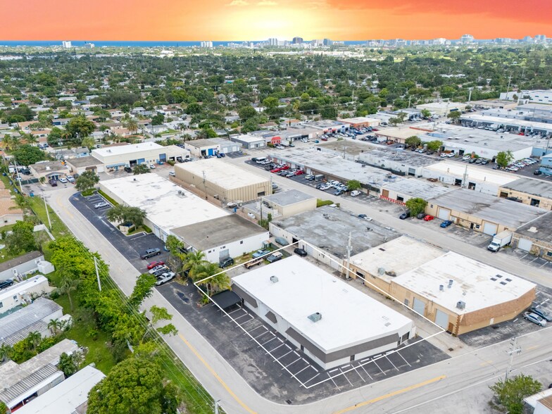 610 NE 29th St, Pompano Beach, FL à louer - Photo de l’immeuble – Image 3 sur 39