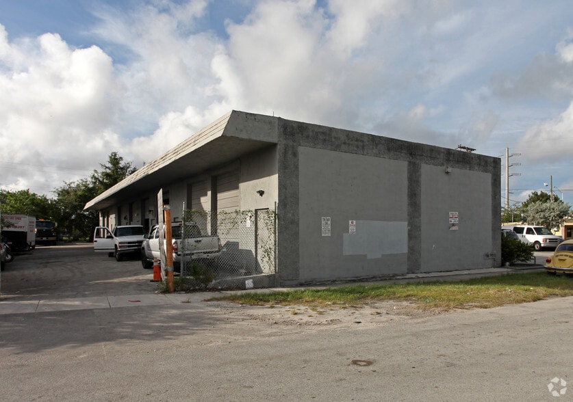 5916 SW 25th St, West Park, FL à louer - Photo principale – Image 1 sur 6