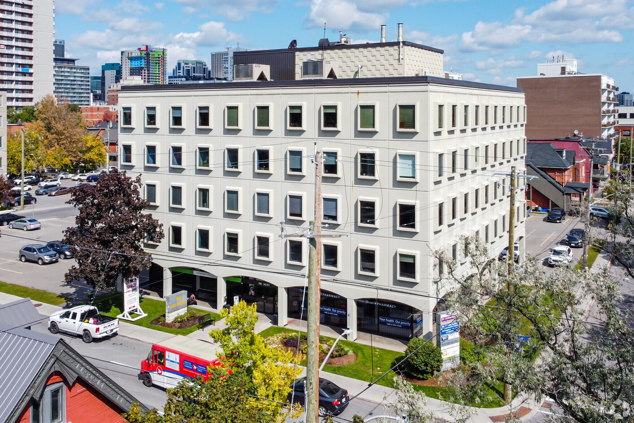 381 Kent St, Ottawa, ON à louer Photo principale– Image 1 sur 8