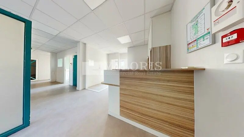 Bureau dans Décines-Charpieu à louer - Photo intérieure – Image 2 sur 9