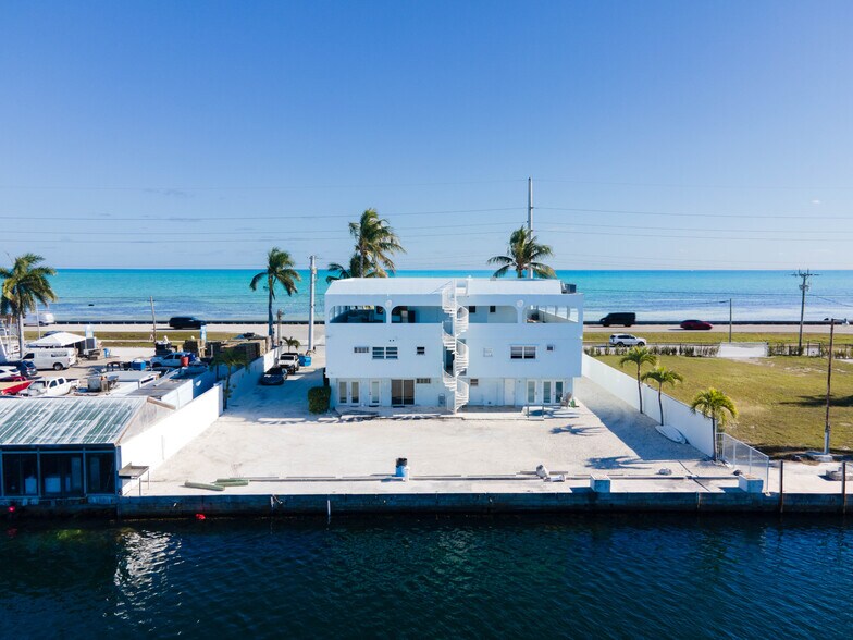 74560 Overseas Hwy, Islamorada, FL à vendre - Photo principale – Image 1 sur 38