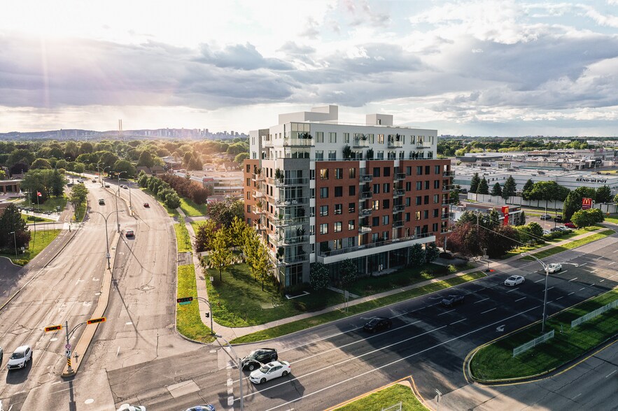 7777 Boul Taschereau, Brossard, QC à louer - Photo de l’immeuble – Image 1 sur 4