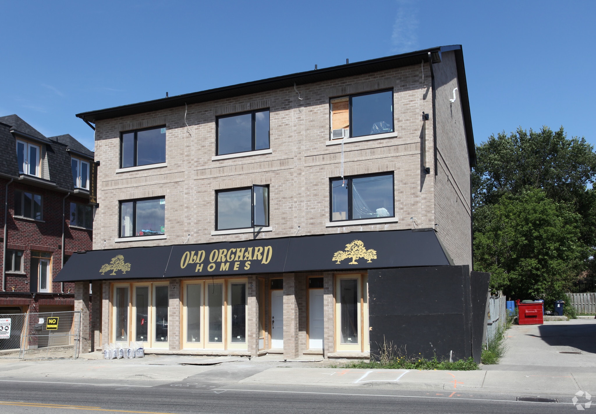 609 Marlee Av, Toronto, ON à louer Photo principale– Image 1 sur 3