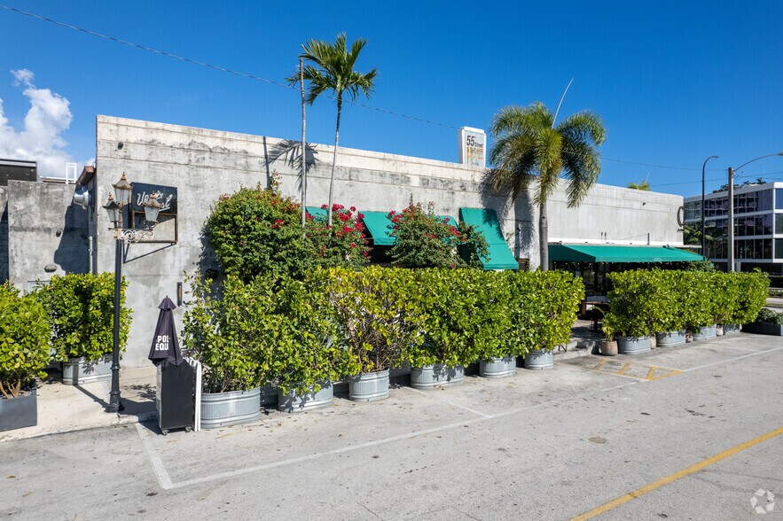 5556 NE 4th Ct, Miami, FL à vendre - Photo de l’immeuble – Image 2 sur 9