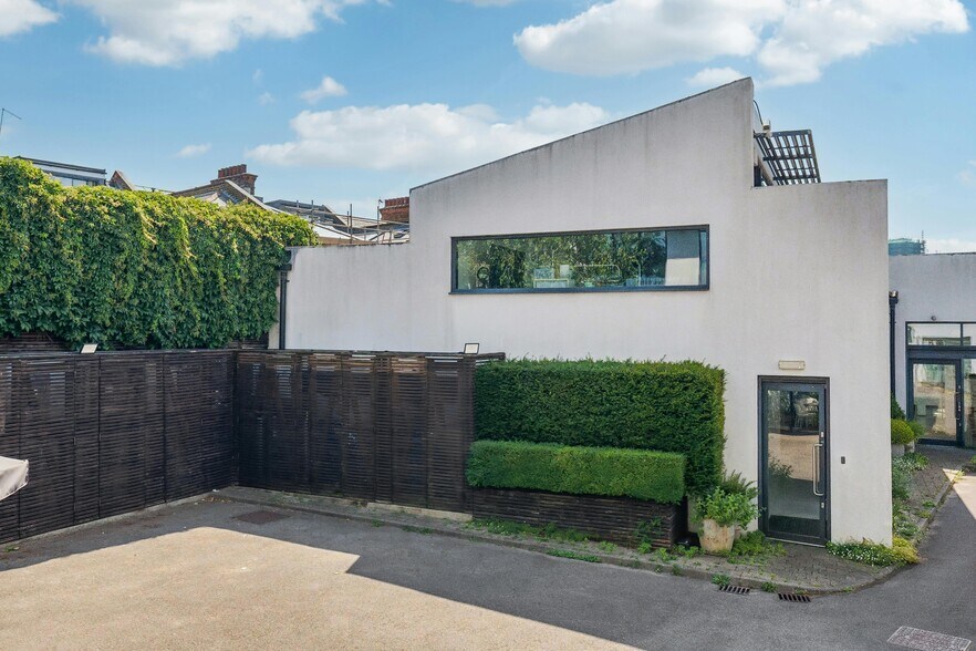 3 Latimer Pl, Londres à vendre - Photo de l’immeuble – Image 2 sur 18