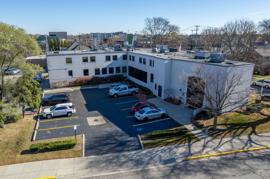 322 W Lincoln Ave, Royal Oak, MI à louer - Photo de l’immeuble – Image 3 sur 16