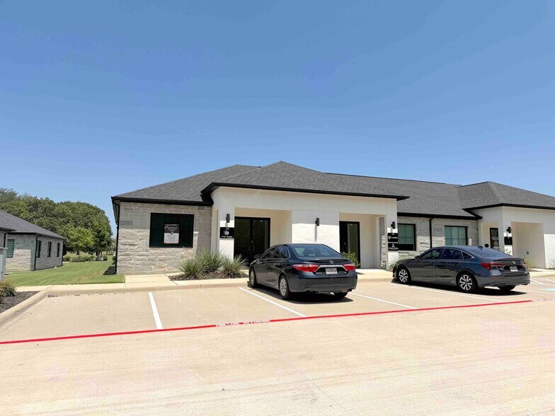 3721 S Stonebridge Dr, McKinney, TX à louer - Photo de l’immeuble – Image 3 sur 3