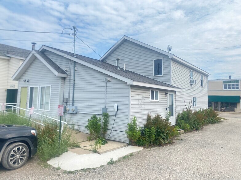 105 N Fifth St, Roscommon, MI à vendre - Photo de l’immeuble – Image 3 sur 13