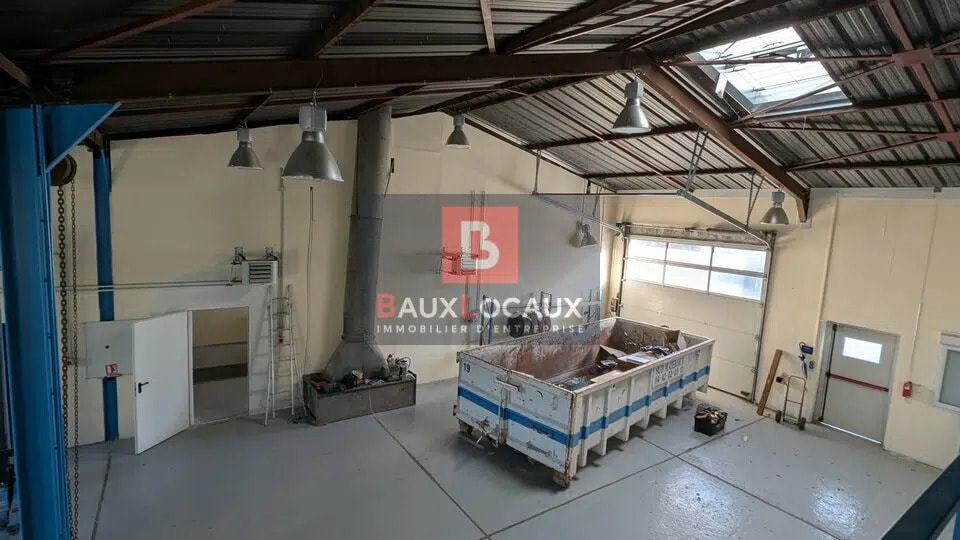 Local d’activités dans Grans à louer - Photo de l’immeuble – Image 3 sur 10