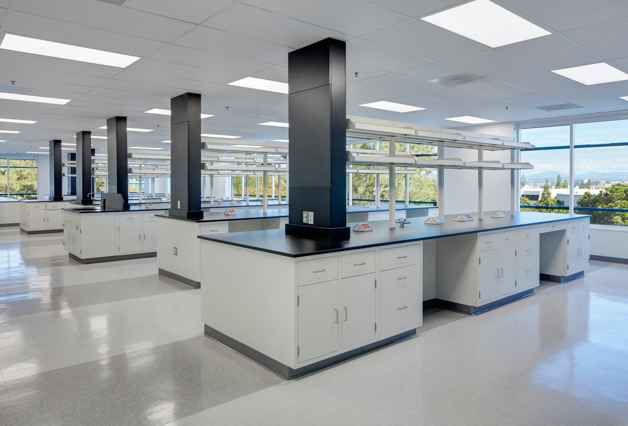 3545-3575 John Hopkins Ct, San Diego, CA à louer Photo intérieure– Image 1 sur 11