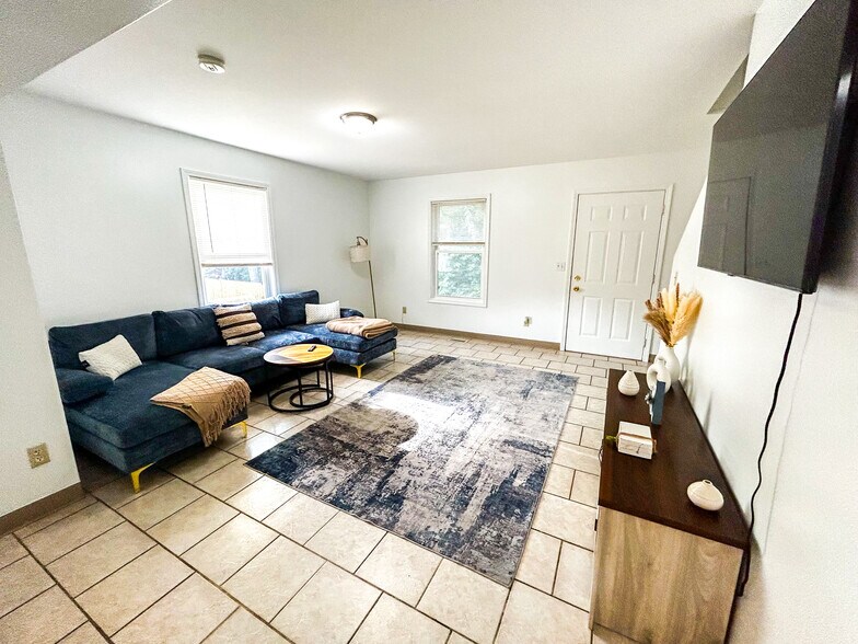 324 W Elting St, Macomb, IL à vendre - Photo principale – Image 1 sur 10