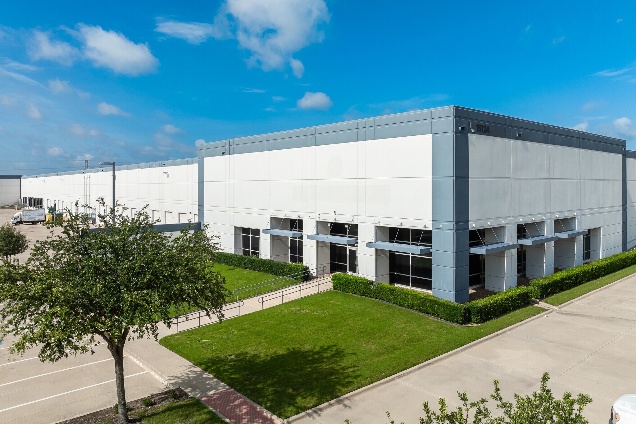 15124 Grand River Rd, Fort Worth, TX à louer Photo de l’immeuble– Image 1 sur 24