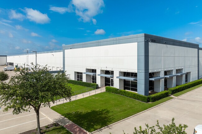 Plus de détails pour 15124 Grand River Rd, Fort Worth, TX - Industriel/Logistique à louer