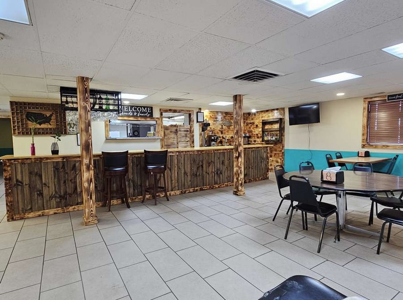 432 E Douglas St, Oneill, NE à vendre - Photo intérieure – Image 2 sur 16