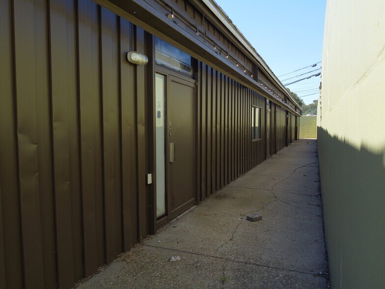 4540 Emerson Ave, Parkersburg, WV à louer - Photo de l’immeuble – Image 1 sur 14