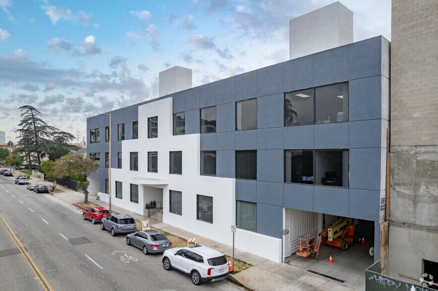 600 W Broadway, Glendale, CA à louer - Photo de l’immeuble – Image 3 sur 20