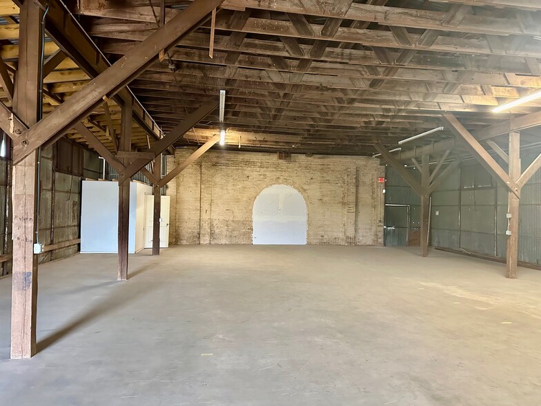 200 W New Braunfels St, Seguin, TX à louer - Photo intérieure – Image 2 sur 33