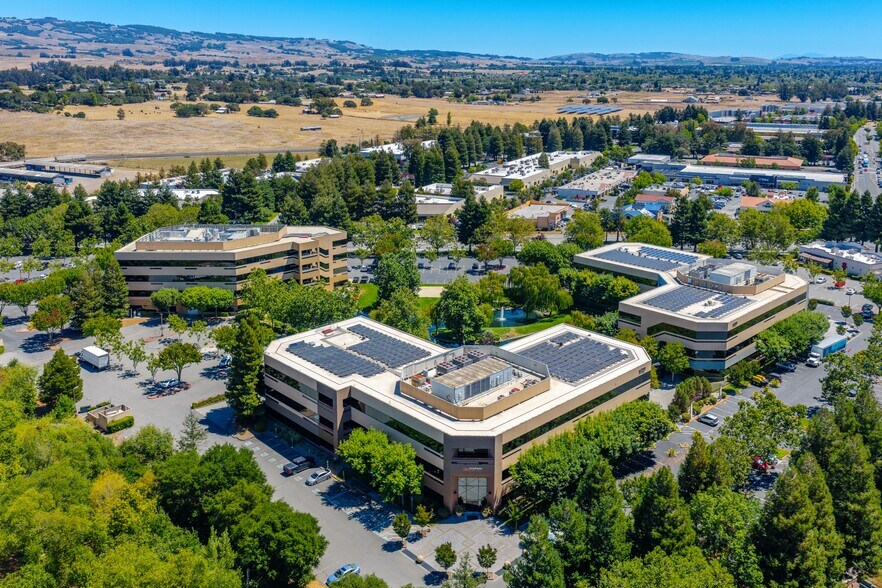 1420 N McDowell Blvd, Petaluma, CA à louer - Photo de l’immeuble – Image 2 sur 16