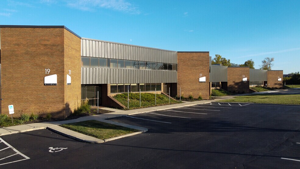 1717-4189 Arlingate Ln, Columbus, OH à louer - Photo de l’immeuble – Image 2 sur 10