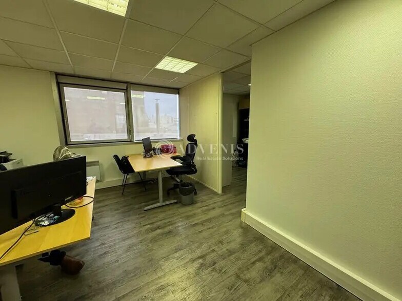 Bureau dans Noisy-le-Grand à vendre - Photo de l’immeuble – Image 3 sur 6