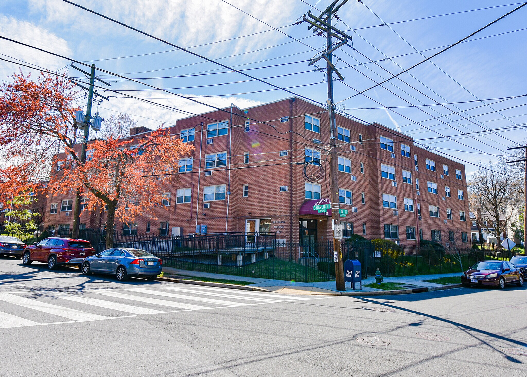401 Chaplin St SE, Washington, DC à vendre Photo de l’immeuble– Image 1 sur 10