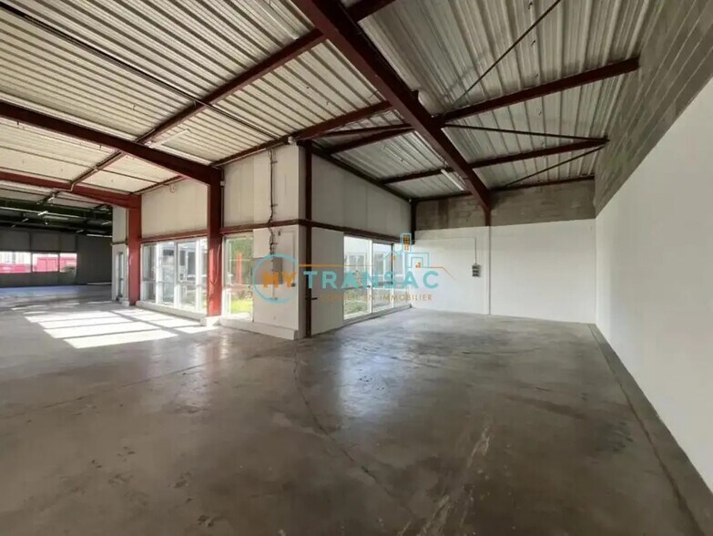 Local d’activités dans Villebon-sur-Yvette à louer - Photo de l’immeuble – Image 3 sur 9