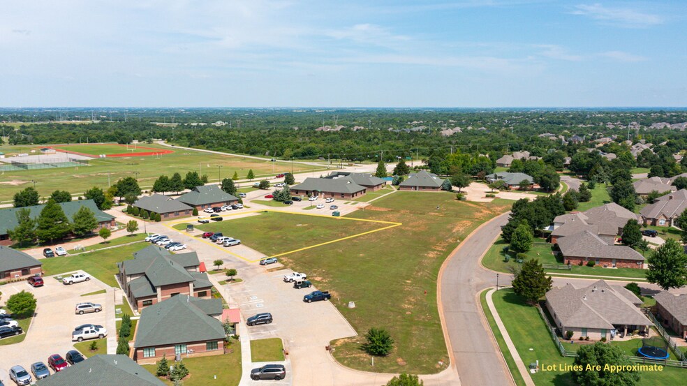 2852,2868, & 2932 N Kelly Ave portefeuille de 3 biens à vendre sur LoopNet.fr - Aérien – Image 3 sur 25