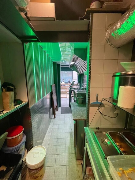 Local commercial dans Paris à louer - Photo intérieure – Image 3 sur 3