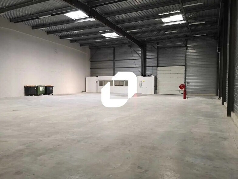 Local d’activités dans Blanquefort à louer - Photo de l’immeuble – Image 2 sur 7