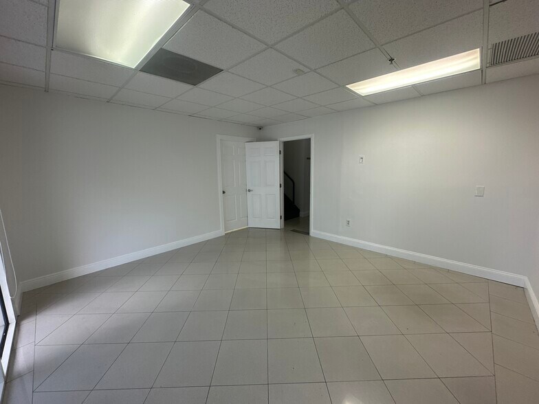 6005-6055 NW 87th Ave, Miami, FL à louer - Photo de l’immeuble – Image 2 sur 17