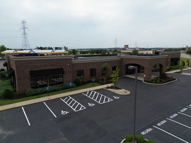 6184 Centre Loop Dr, West Chester, OH à louer - Photo de l’immeuble – Image 2 sur 22