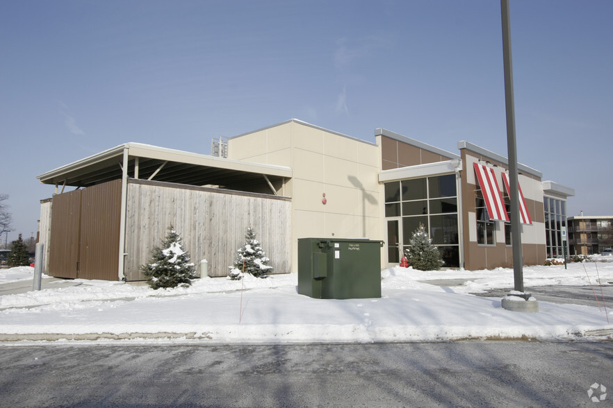 9651 W Higgins Rd, Rosemont, IL à louer - Photo de l’immeuble – Image 2 sur 6